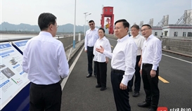 川觀新聞8月22日報道：王曉暉在自貢市樂山市調(diào)研時強(qiáng)調(diào)：進(jìn)一步鍛長板補(bǔ)短板推動高質(zhì)量發(fā)展，為奮力譜寫中國式現(xiàn)代化四川新篇章作出更大貢獻(xiàn)